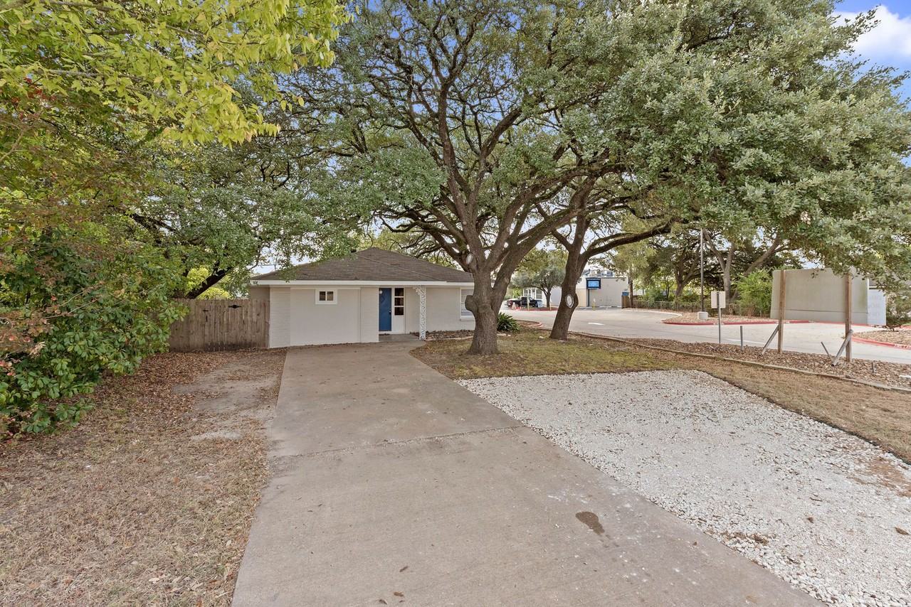 206 George Bush Dr - Photo 2 of 16