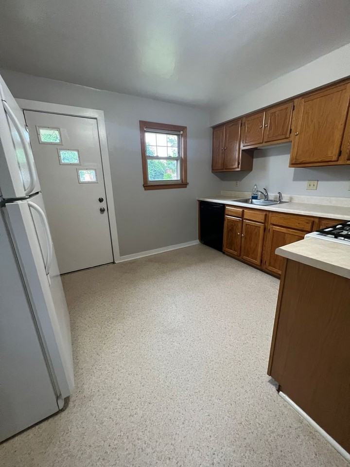 716 Cranberry St - Photo 2 of 9