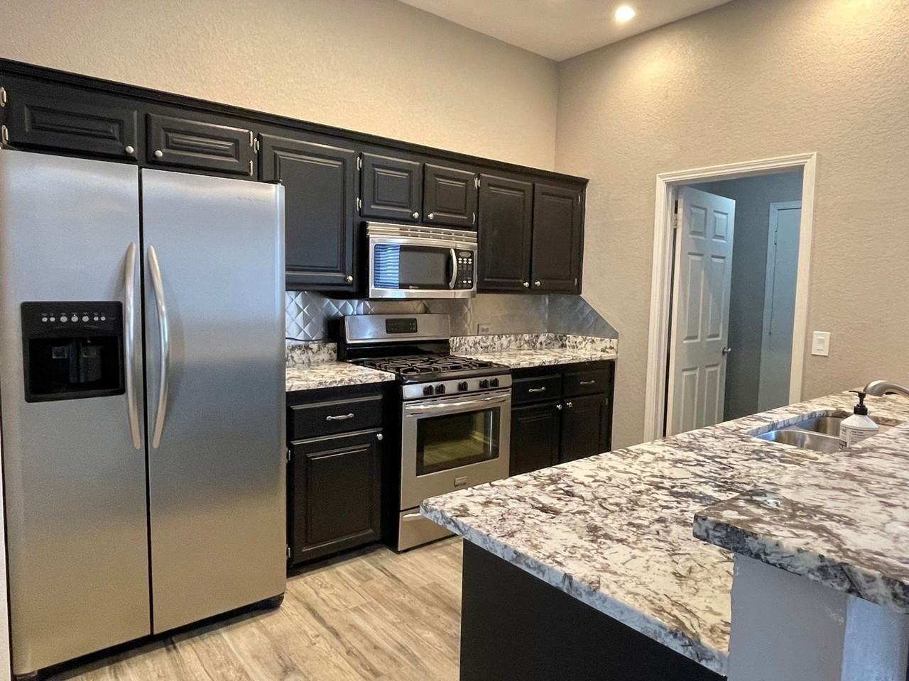 9217 Kimberly Rd - Photo 5 of 17