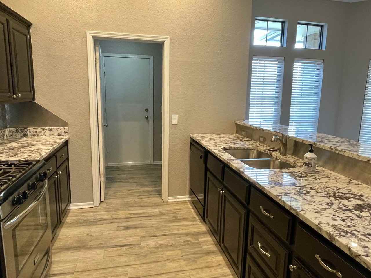 9217 Kimberly Rd - Photo 6 of 17