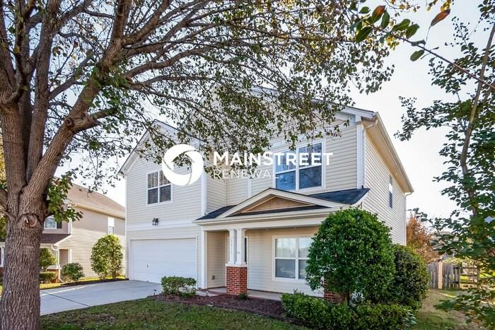 1013 Lavender Cir - Photo 4 of 17