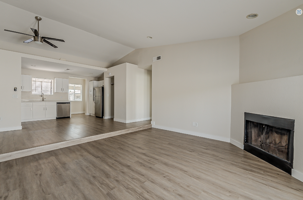 2429 W Avalon Dr - Photo 4 of 17