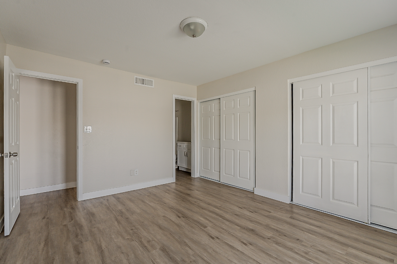 2429 W Avalon Dr - Photo 5 of 17
