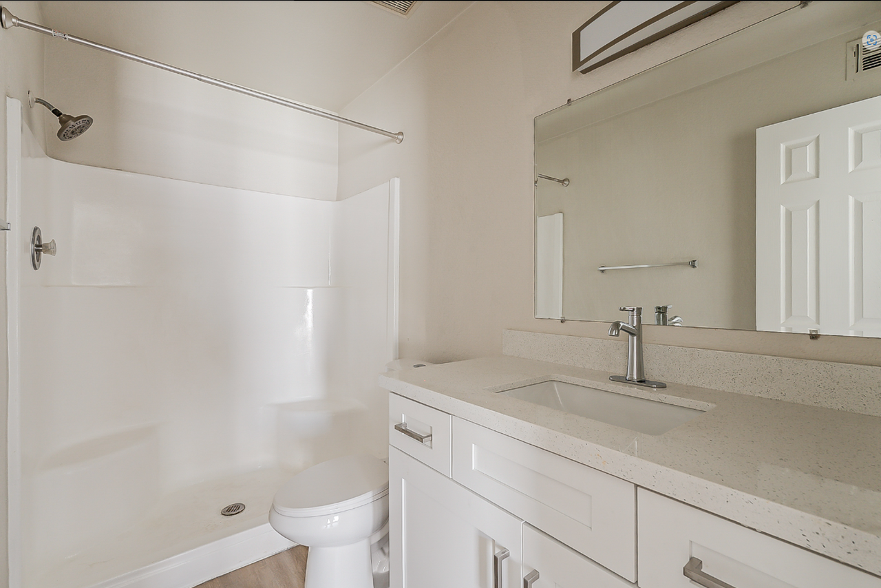3041 N 24th Ln - Photo 6 of 13