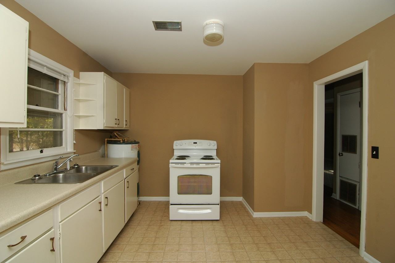 4110 Broyles Ave Sw - Photo 4 of 9