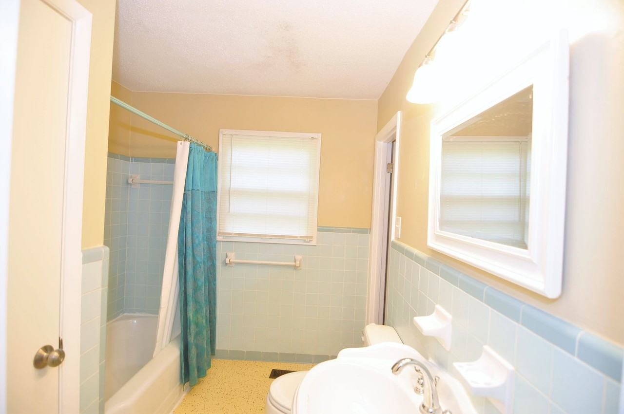 2221 Euclid Rd Nw - Photo 4 of 16