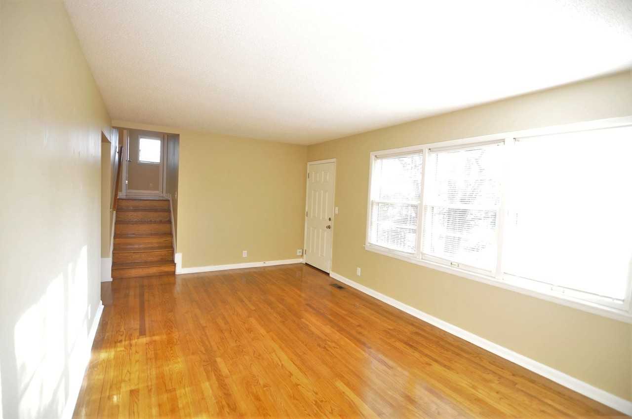 2221 Euclid Rd Nw - Photo 5 of 16