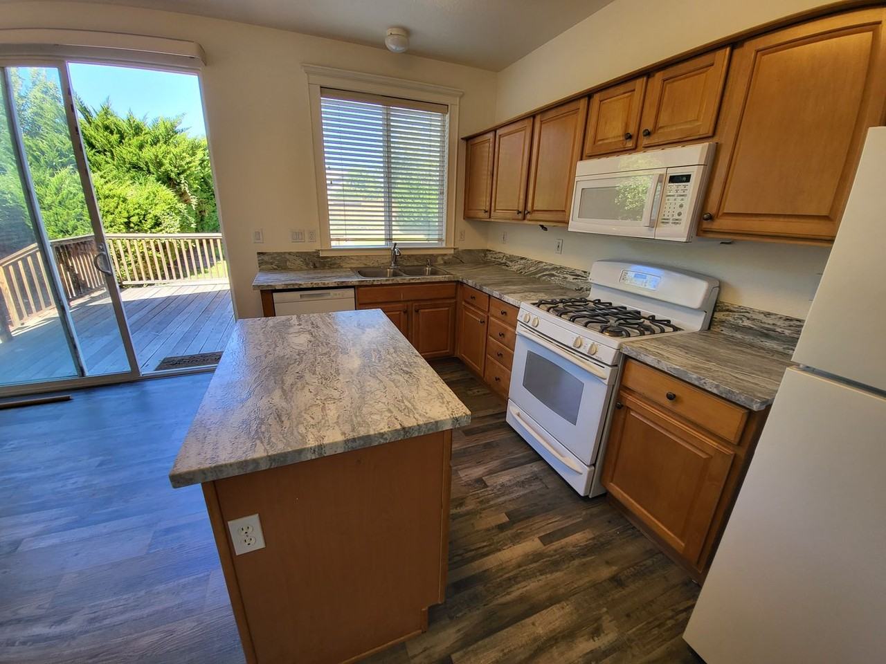 396 Royal Troon Dr - Photo 4 of 10
