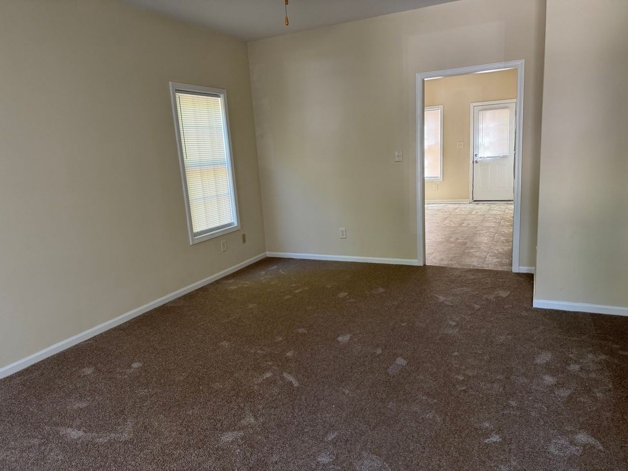 1201 Stoneridge Ln - Photo 2 of 5