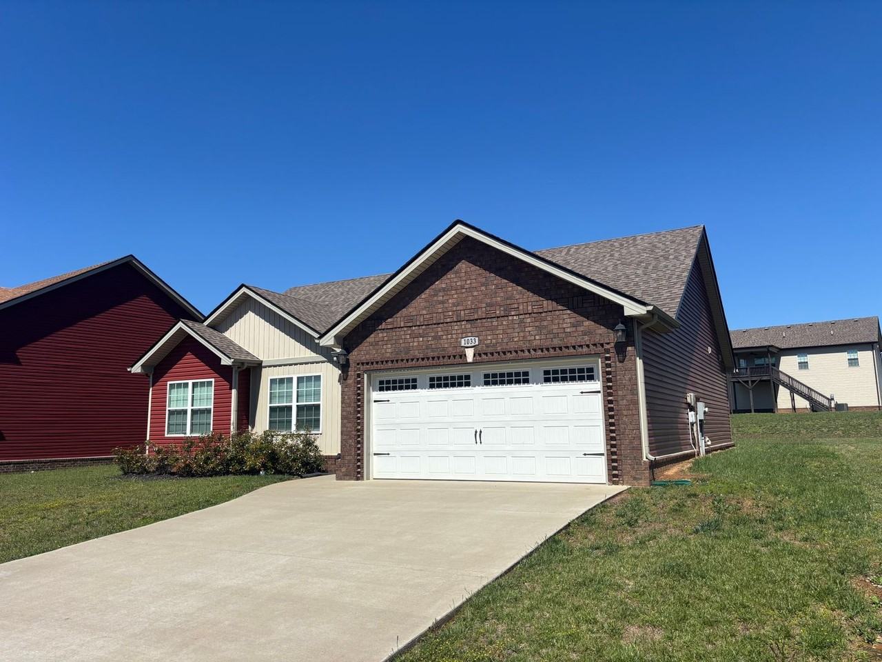 1033 Whitney Dr - Photo 2 of 25