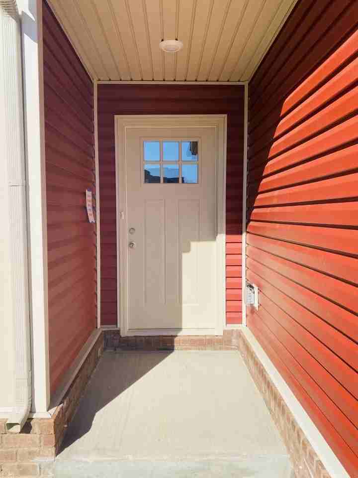 1033 Whitney Dr - Photo 4 of 25