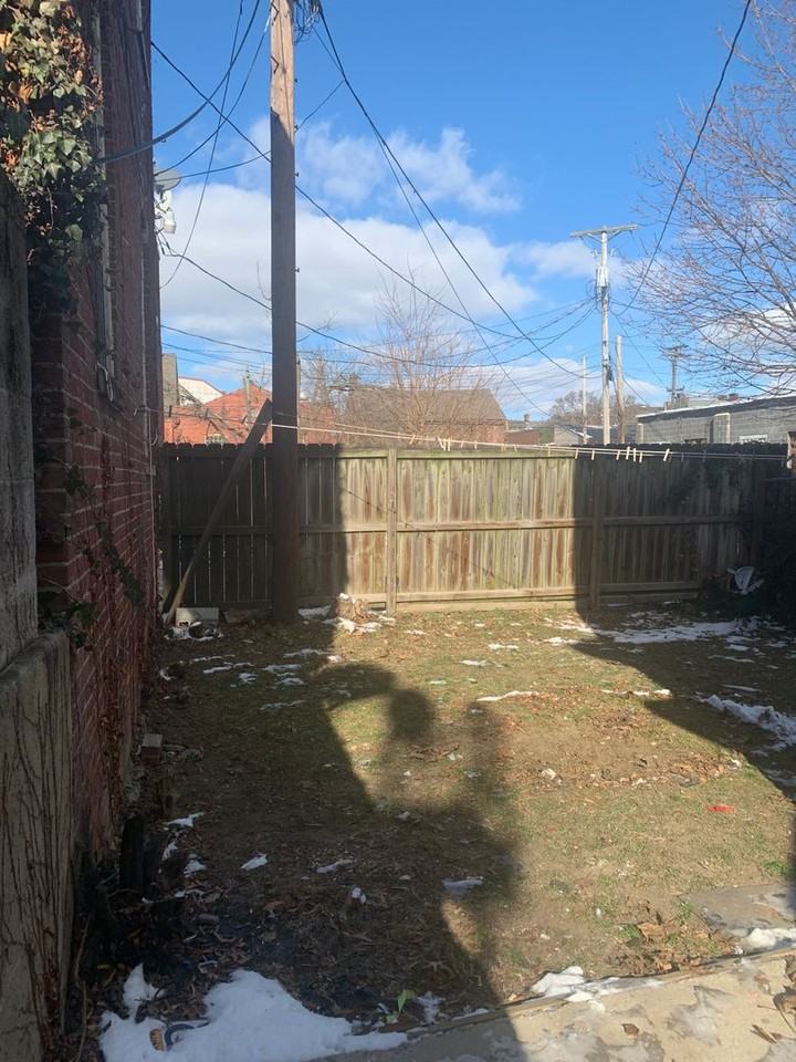373 W King St 1st Fl - Photo 2 of 14