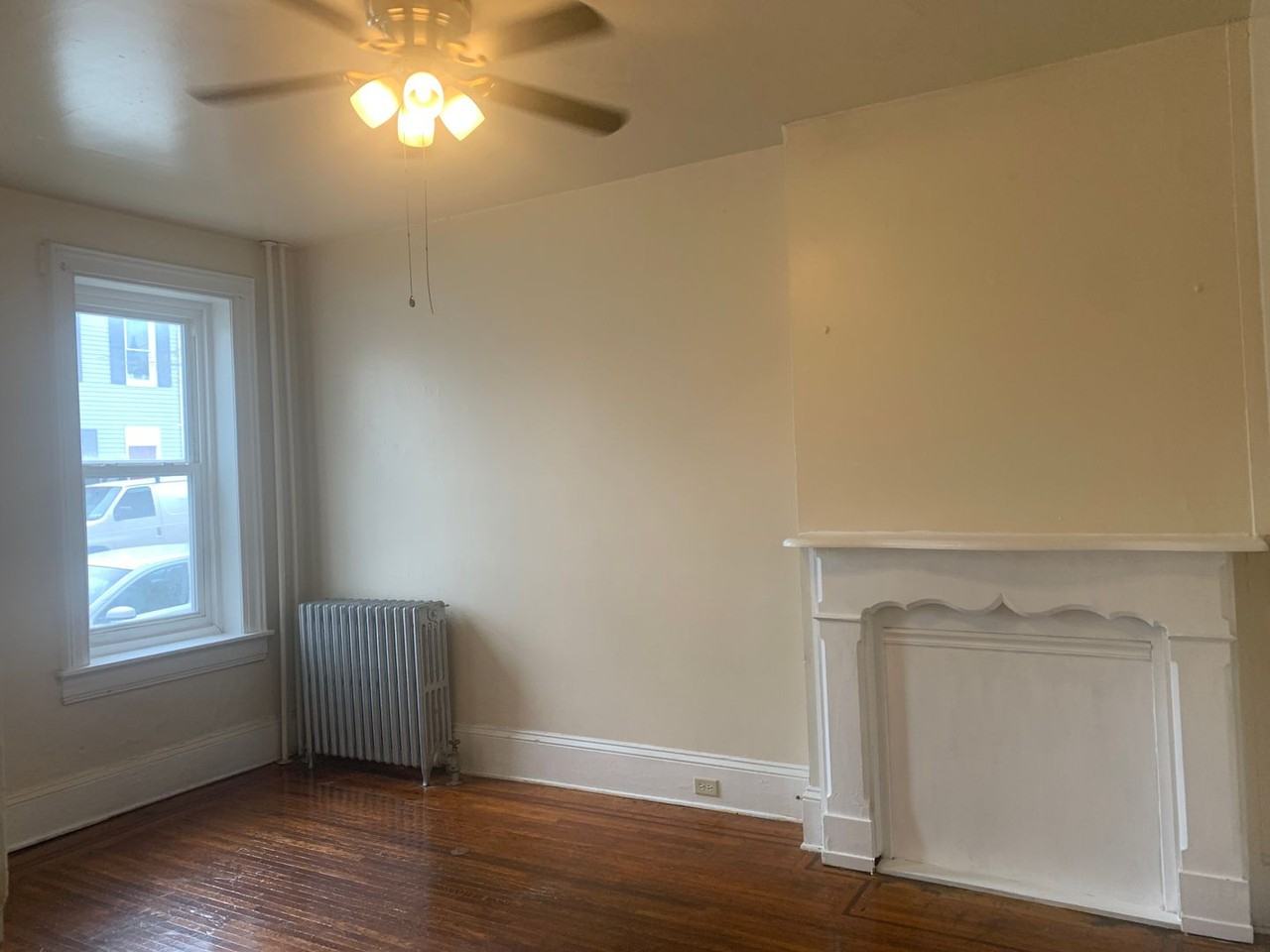 373 W King St 1st Fl - Photo 4 of 14