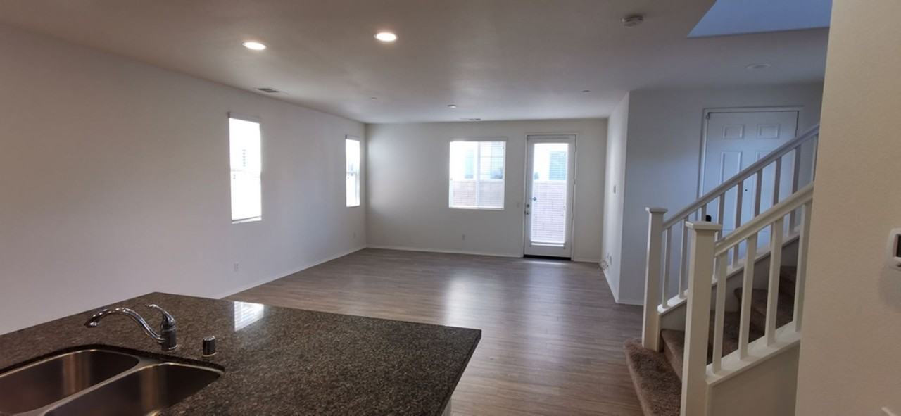7090 Estrella St - Photo 2 of 23