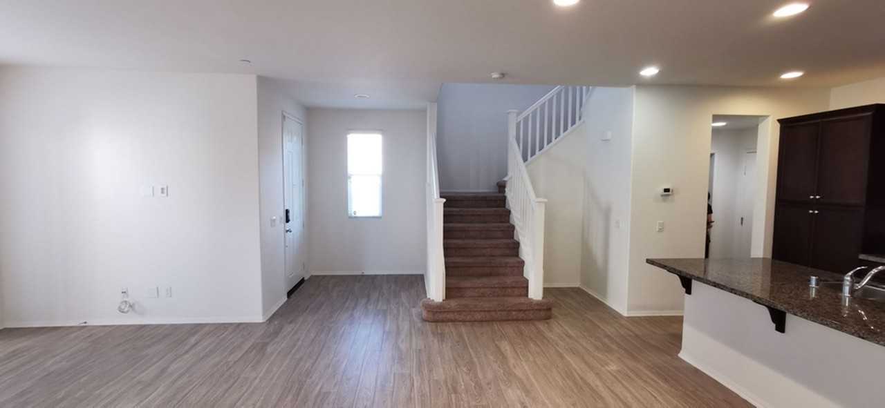 7090 Estrella St - Photo 4 of 23