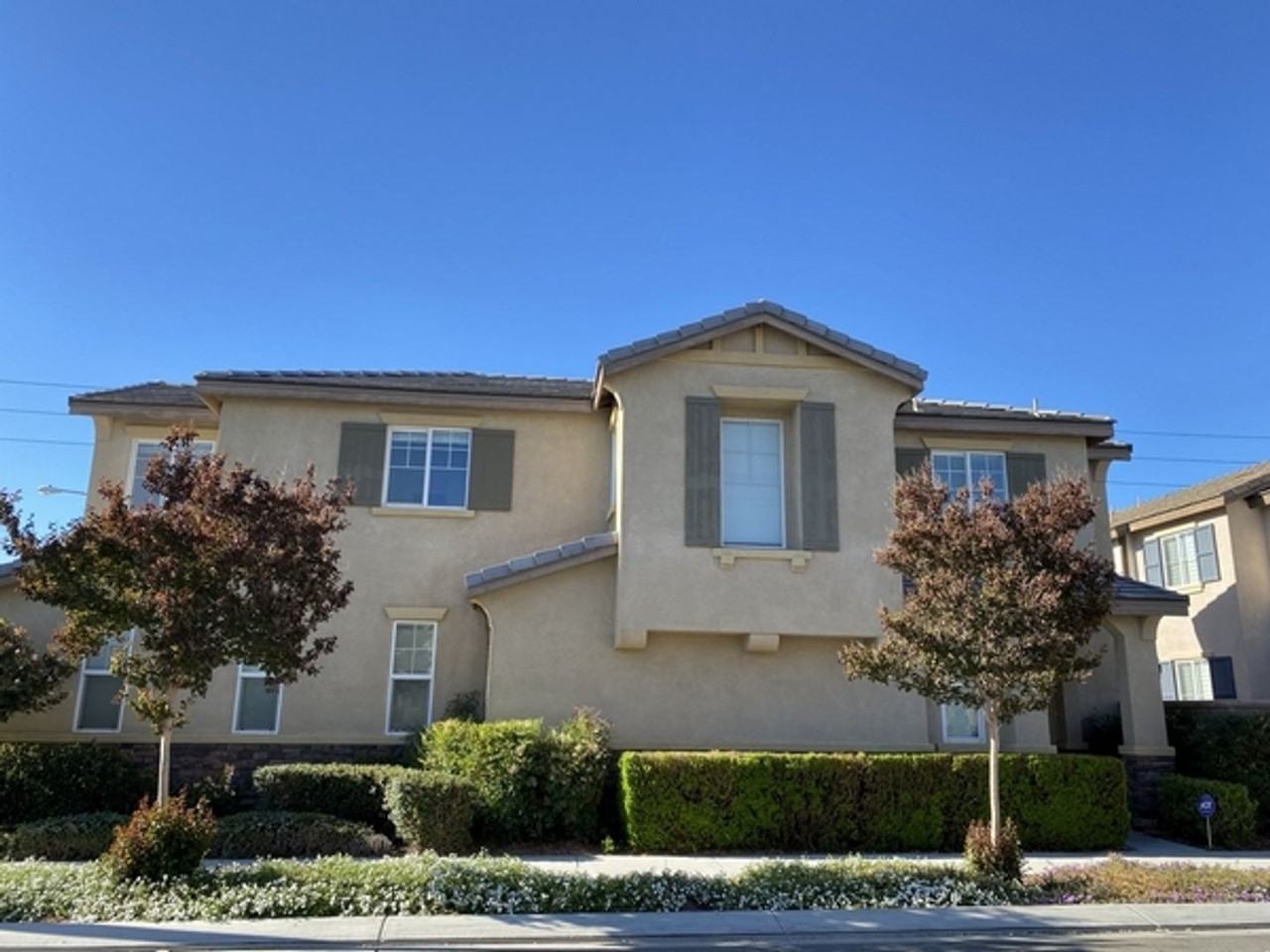 7090 Estrella St - Photo 3 of 35