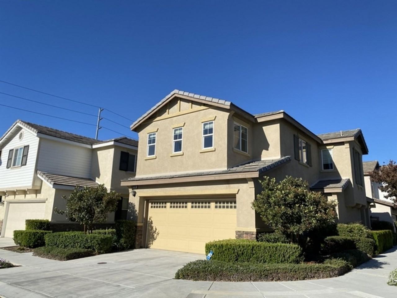 7090 Estrella St - Photo 4 of 35