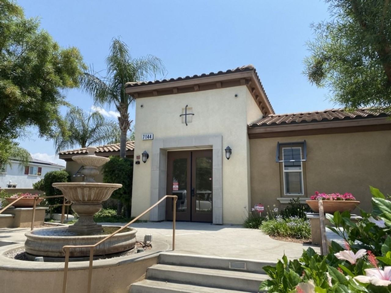 7090 Estrella St - Photo 5 of 35