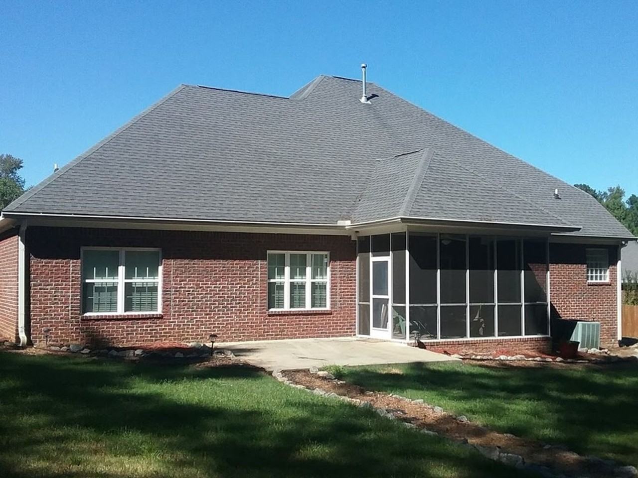 806 Leslie Ct - Photo 2 of 16