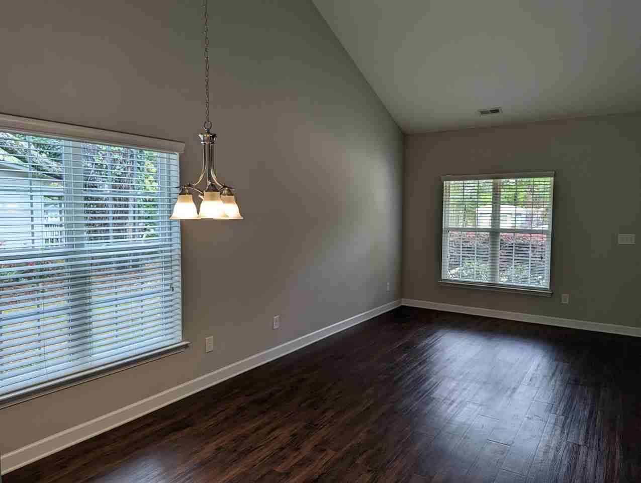 128 Mackwood Rd - Photo 3 of 13