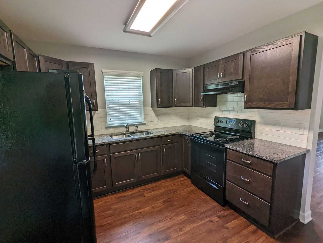 128 Mackwood Rd - Photo 4 of 13