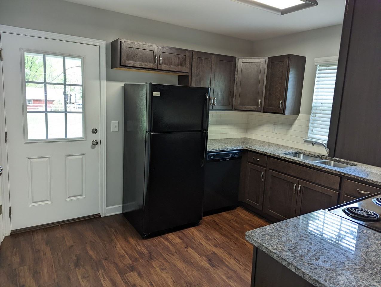 128 Mackwood Rd - Photo 5 of 13