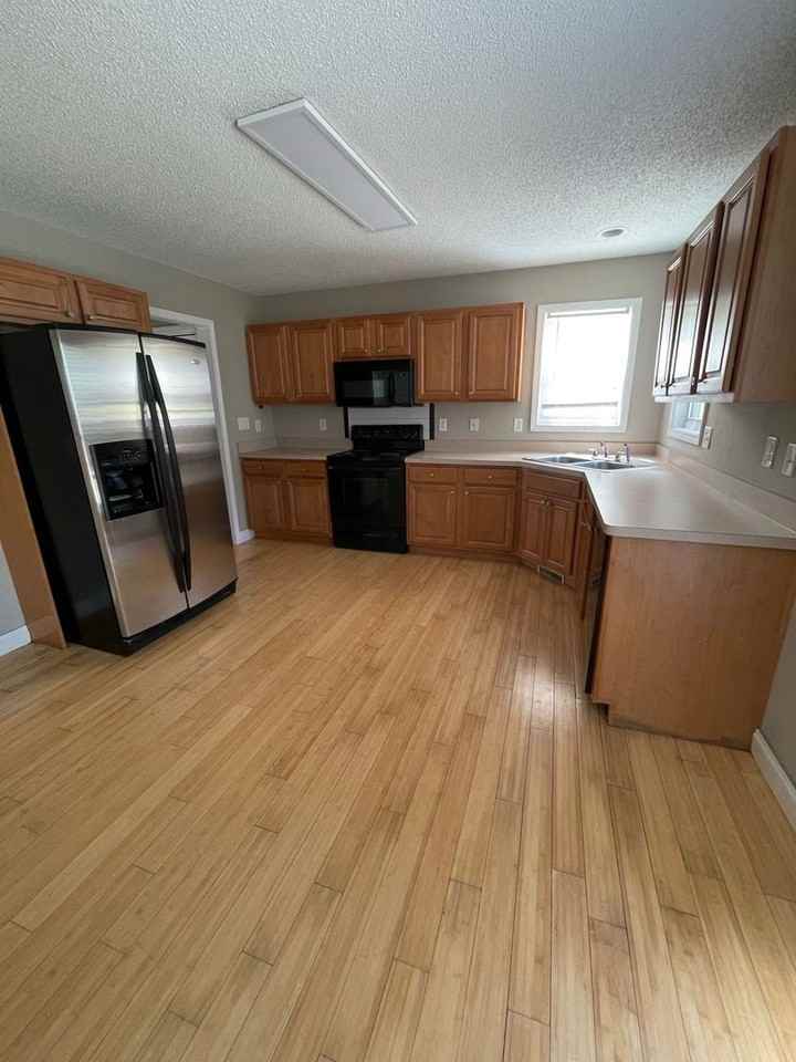 1130 Stone Brook Ln - Photo 3 of 4