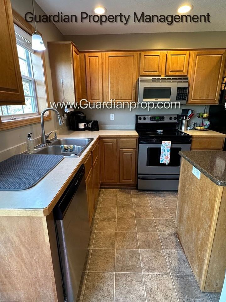 7990 210th St W - Photo 4 of 18
