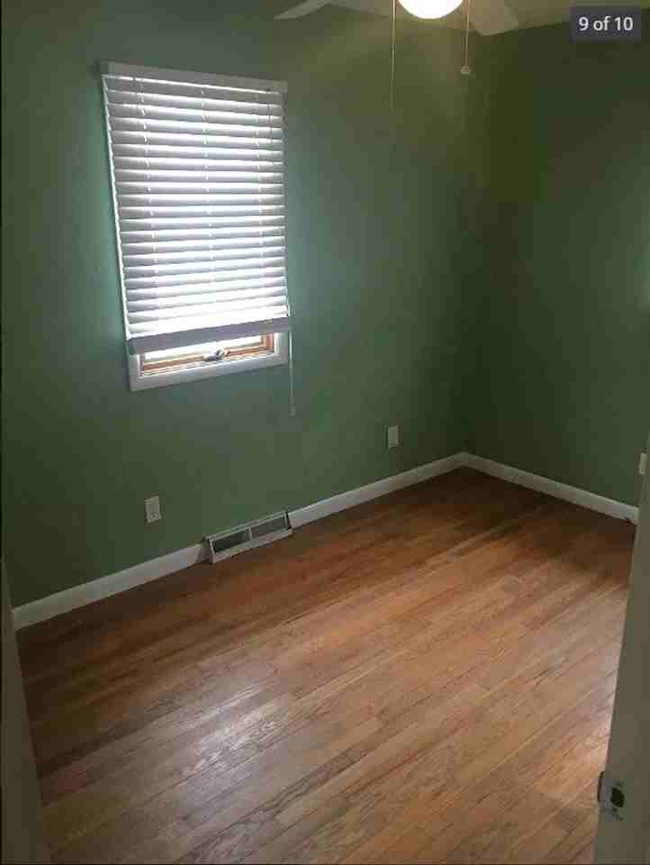 1611 Crosby Ln - Photo 7 of 8