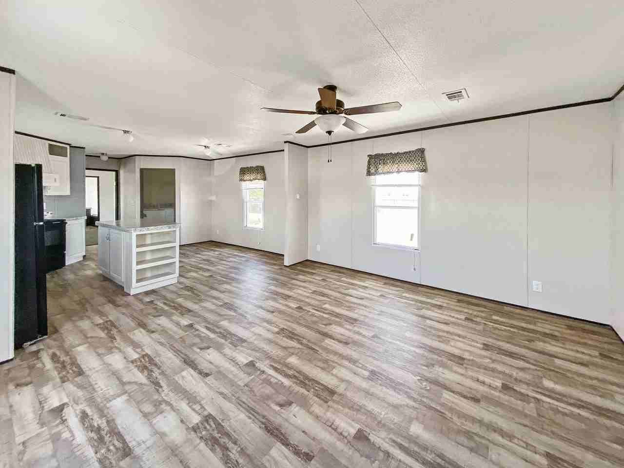 2902 W Jones Rd - Photo 2 of 11