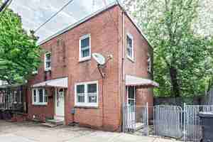 featured image of 728 S Franklin St