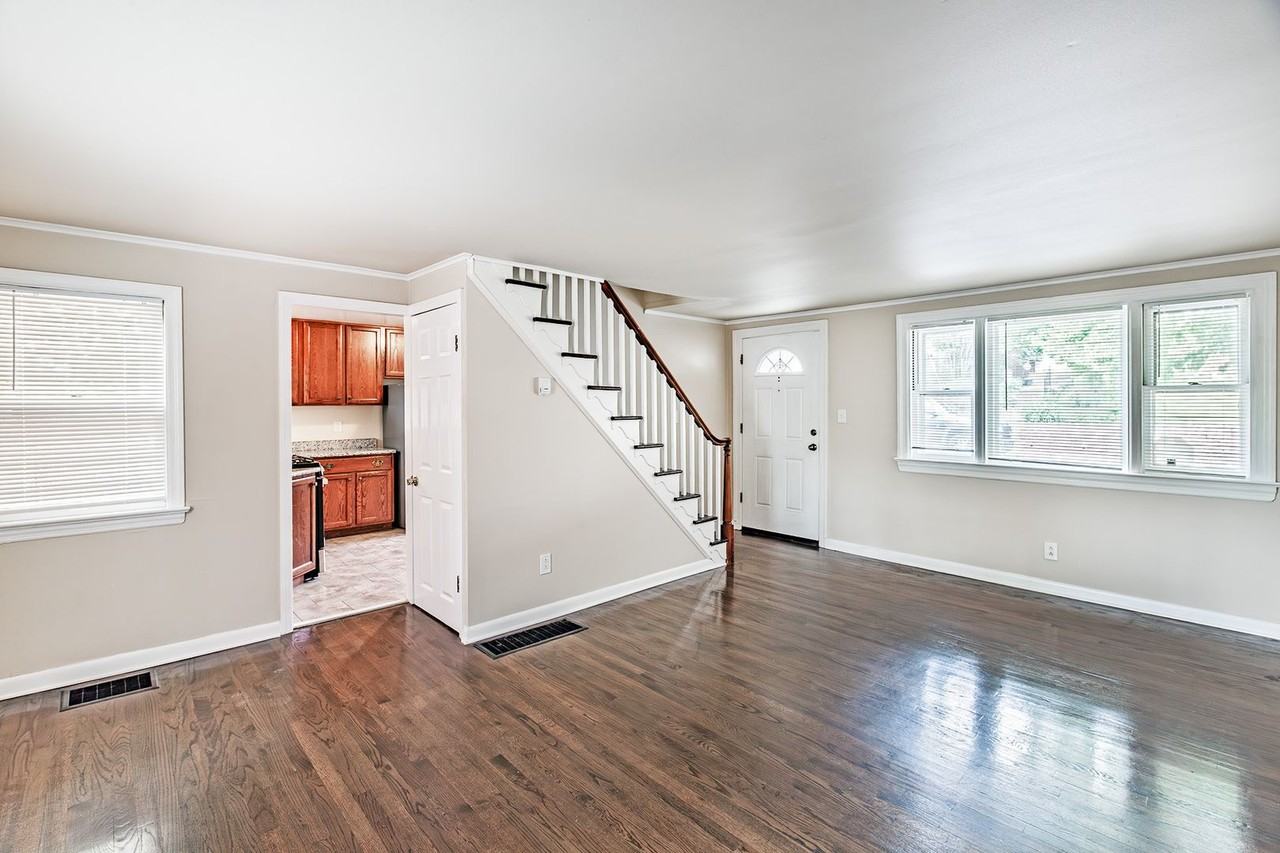728 S Franklin St - Photo 7 of 12