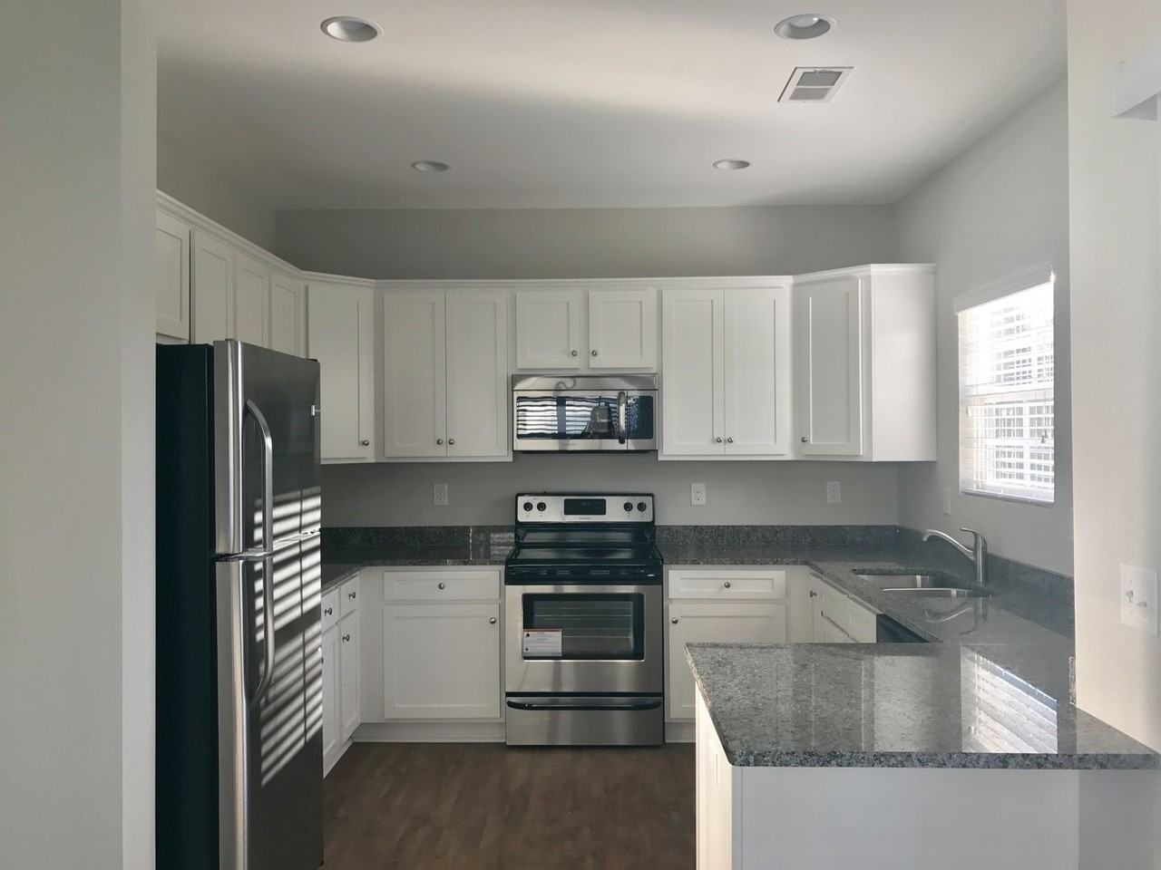 1222 Oak Haven Dr - Photo 4 of 15