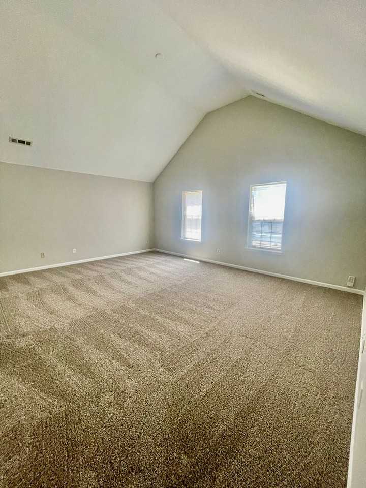 2423 Sunset Oaks Dr - Photo 5 of 13