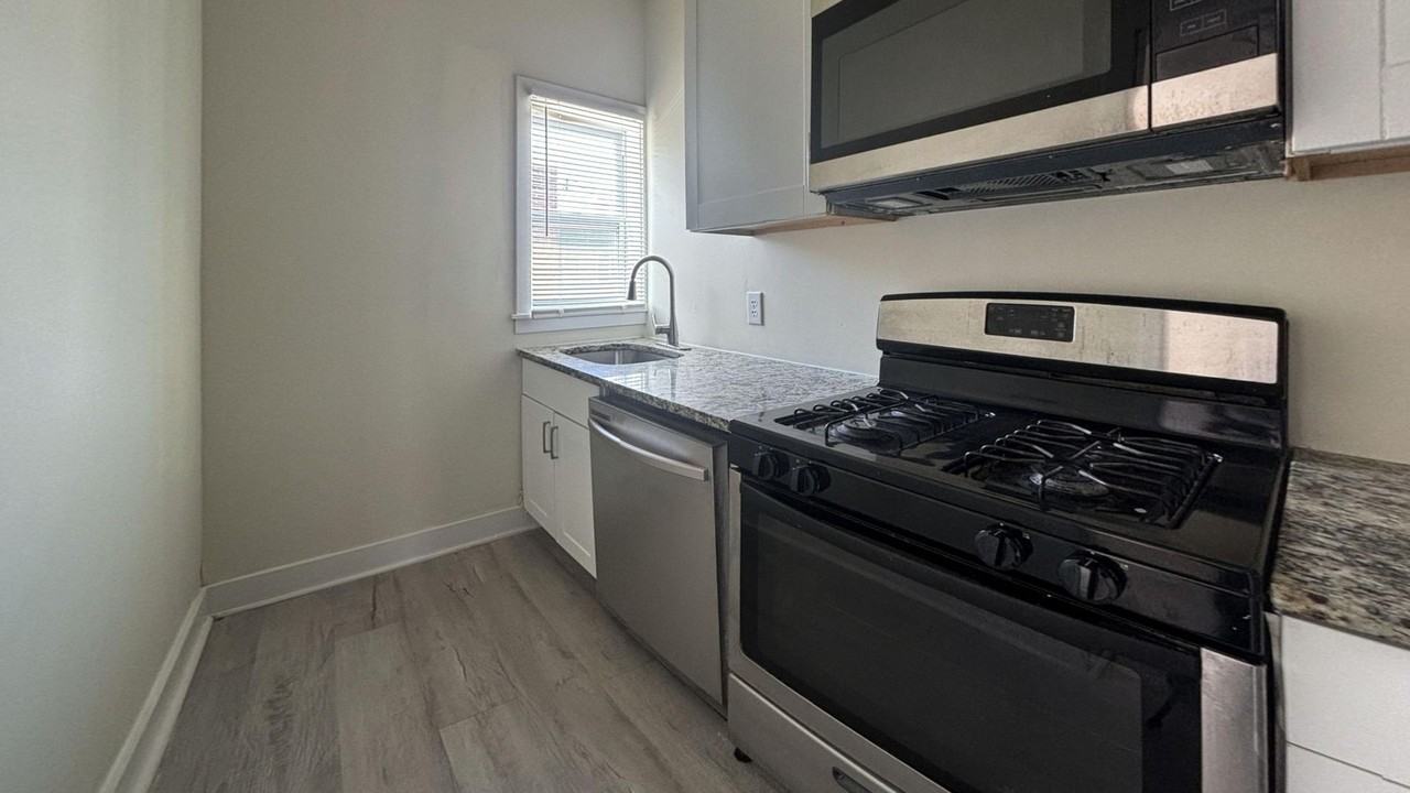 702 Copley Rd - Photo 2 of 33