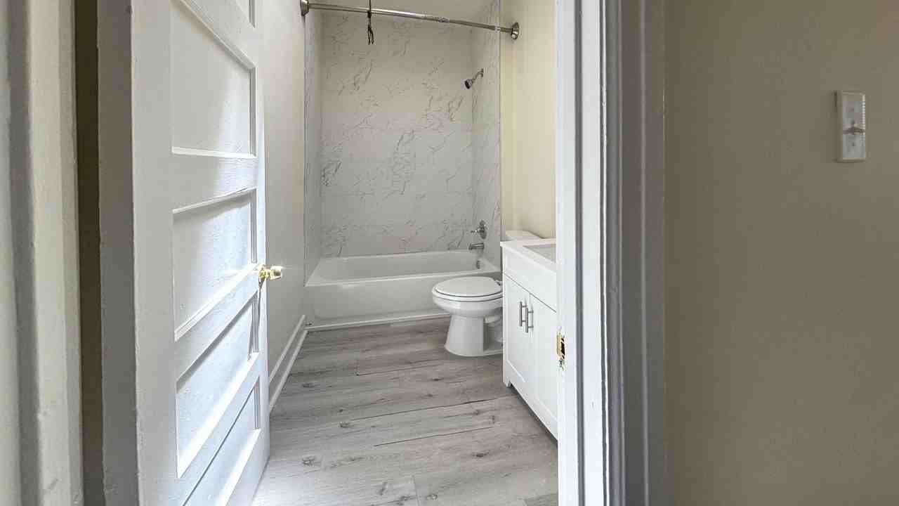 702 Copley Rd - Photo 5 of 33