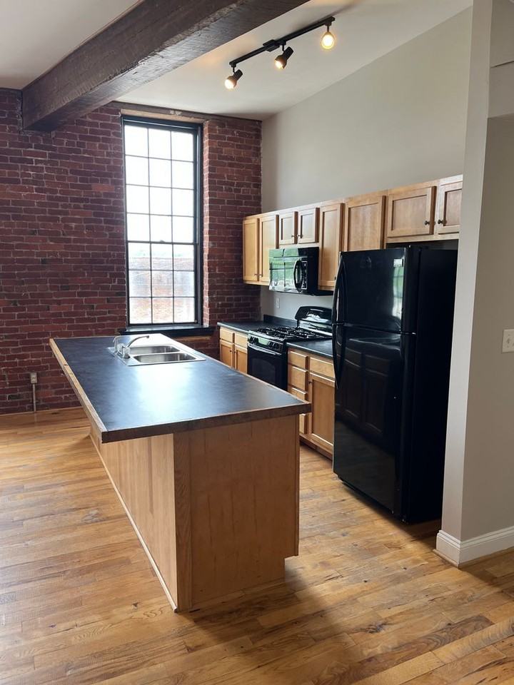 265 N Queen St #203 - Photo 6 of 20