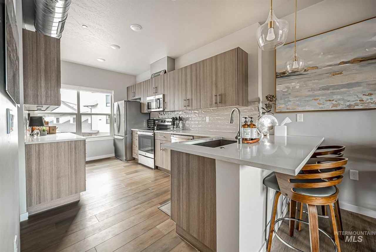 3563 N Adams St - Photo 2 of 14