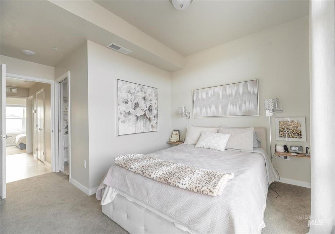 3563 N Adams St - Photo 6 of 14