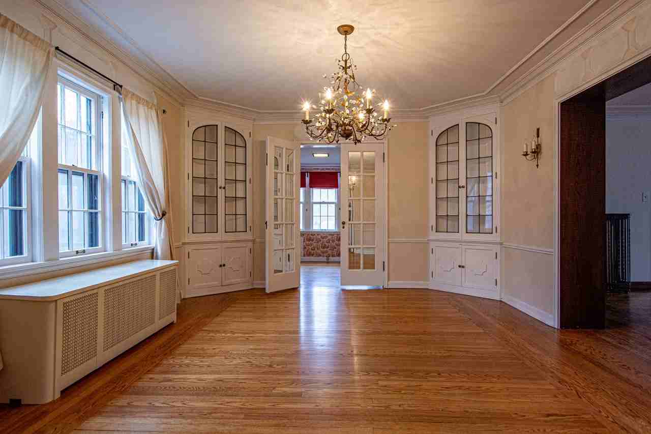 5115 Lafayette Ave - Photo 2 of 39