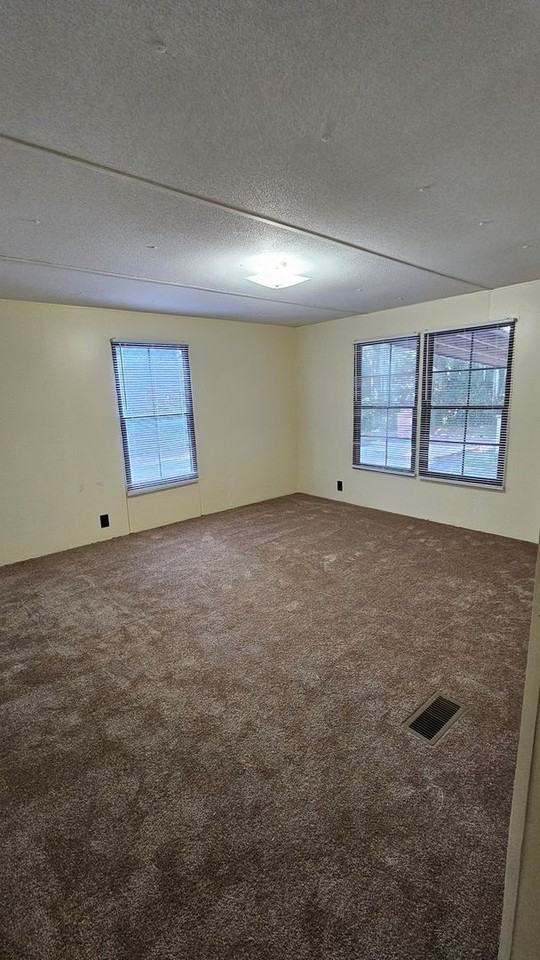 108 Davis Rd E - Photo 2 of 46