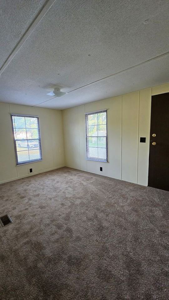 108 Davis Rd E - Photo 3 of 46