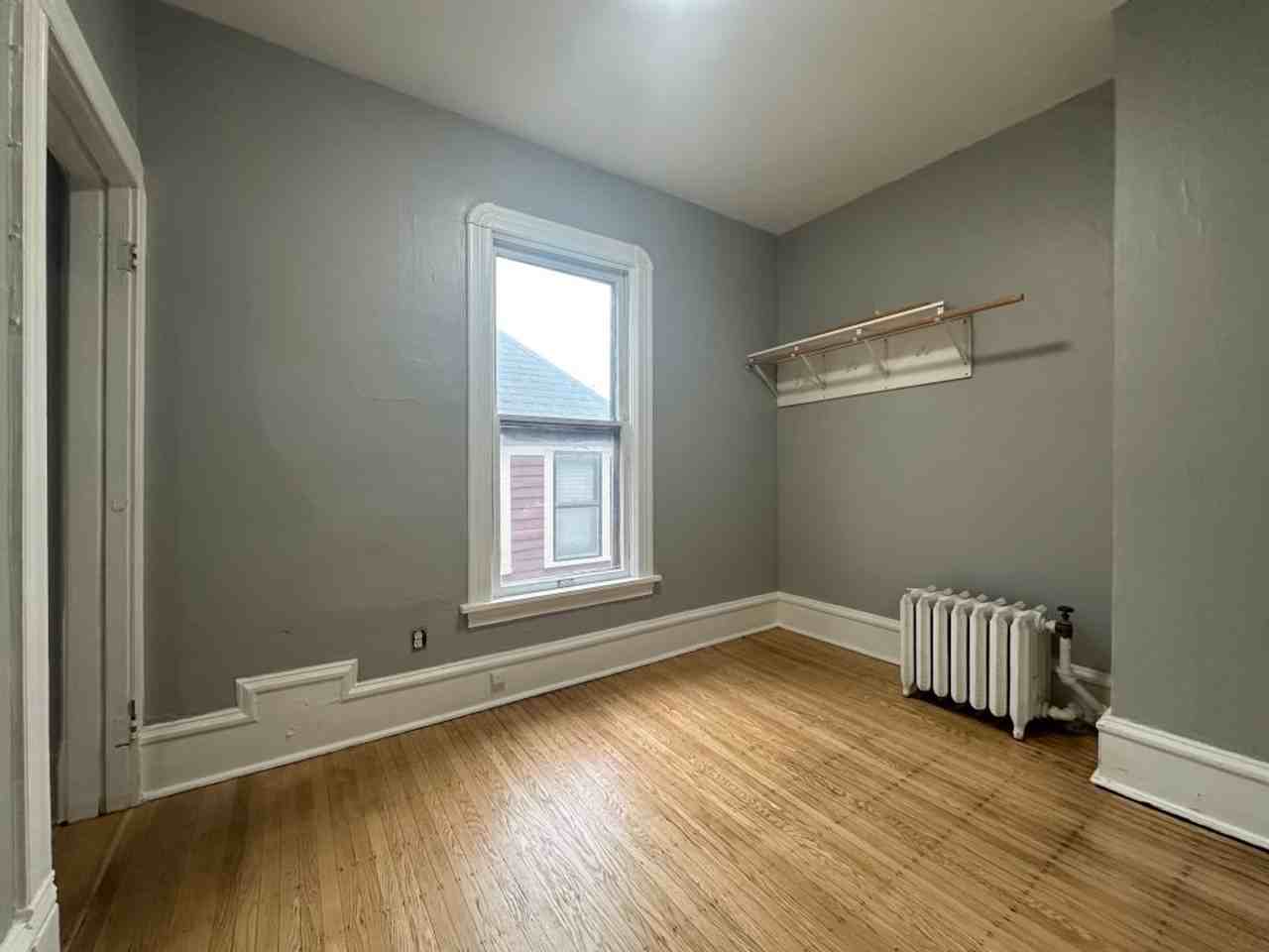 2709 Aldrich Ave S - Photo 7 of 9