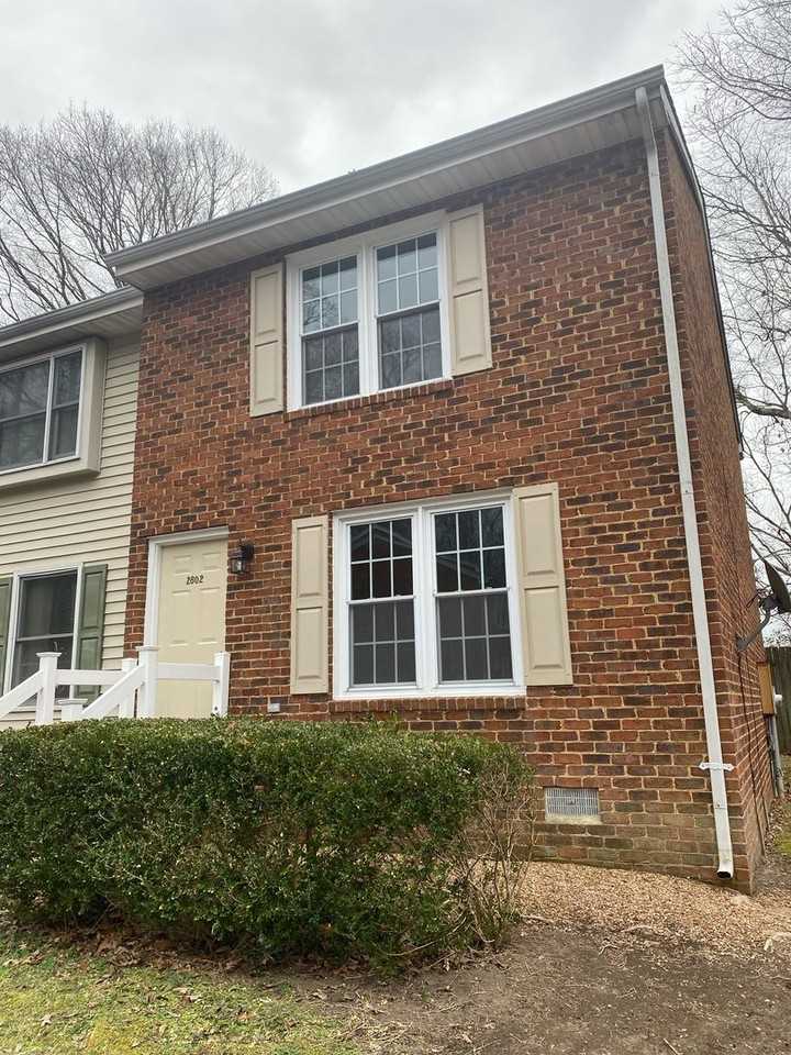 2802 Oak Hill Dr - Photo 2 of 18