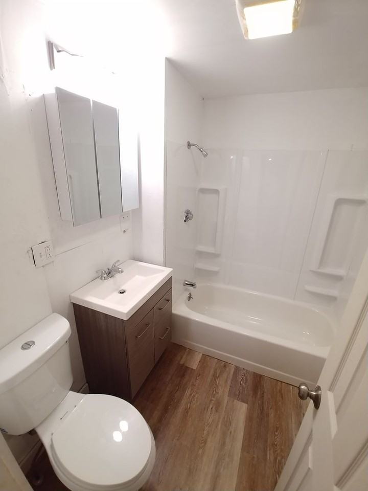 640 Lillian St - Photo 4 of 6