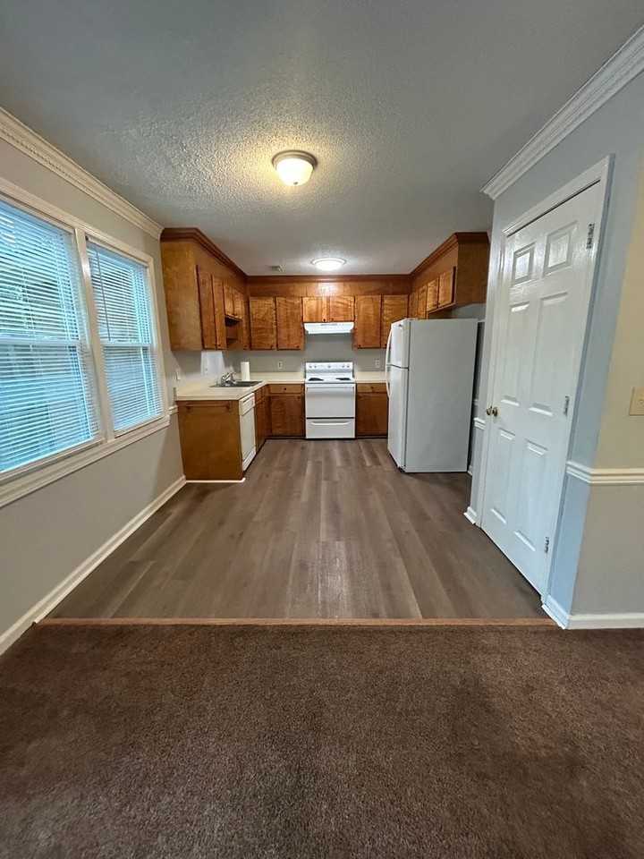 1 1 Crescent Lane - 1 Crescent - Photo 3 of 37