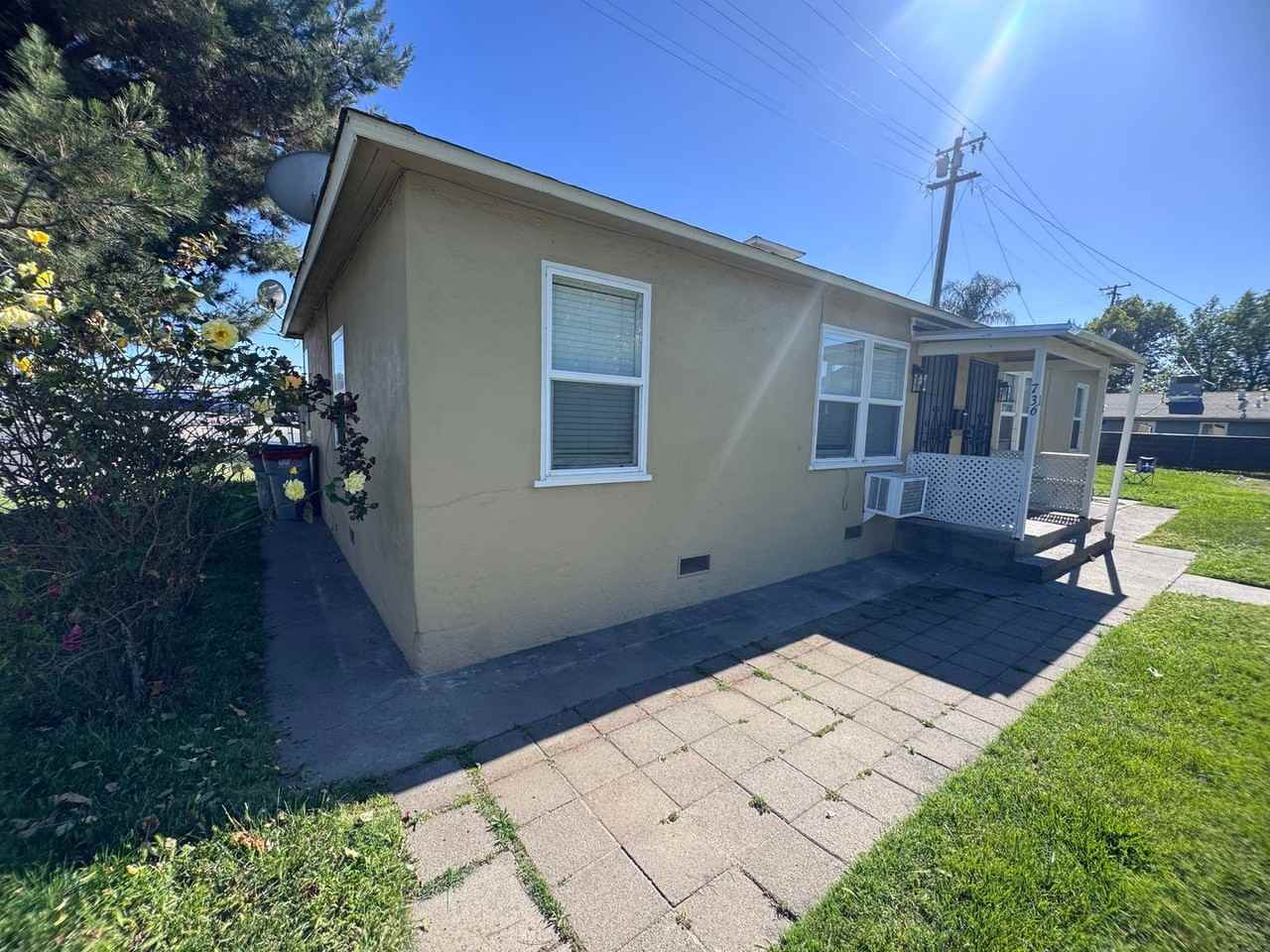 736 Cedar St - Photo 2 of 16