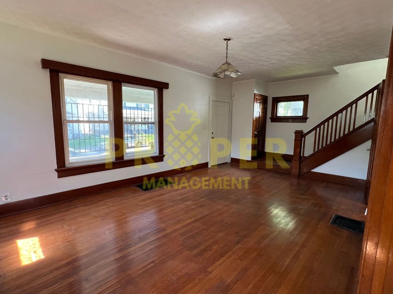 39 E Maplewood Ave - Photo 2 of 11