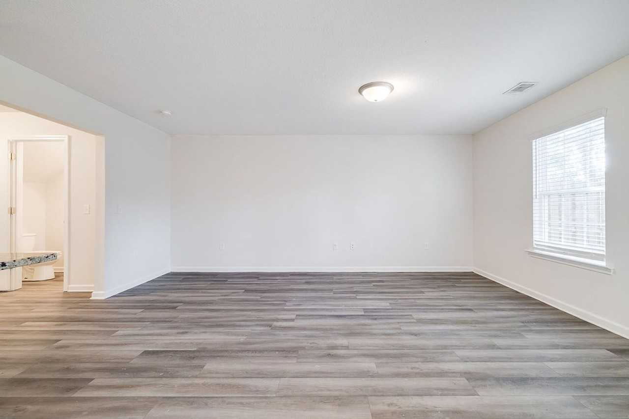 176 Barfield Way - Photo 7 of 24