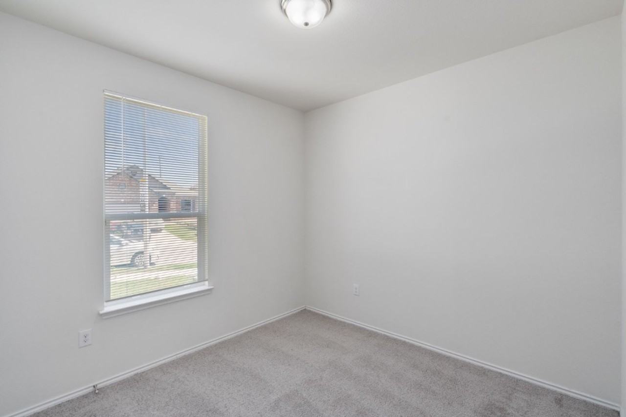 7712 Peccary Dr - Photo 4 of 28